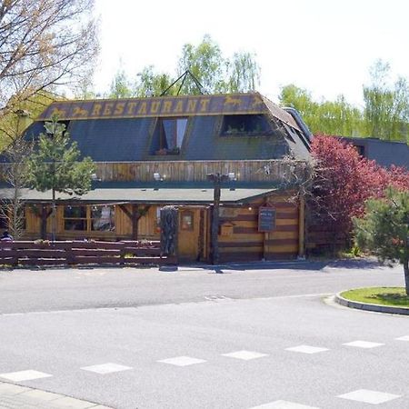 Penzion Ten Bed & Breakfast Pardubice Exterior photo